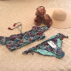 Jessica Simpson flounce bikini XL